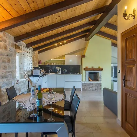 Meri Villa Kadumi