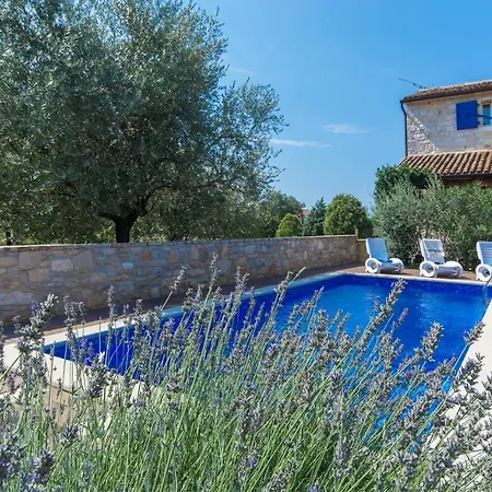 Meri Villa Kadumi