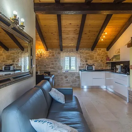 Meri Villa *