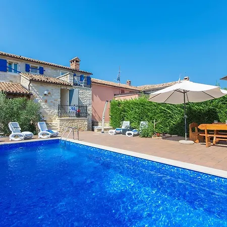Meri Villa Kadumi