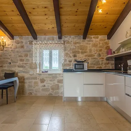 Вилла Meri Kadumi